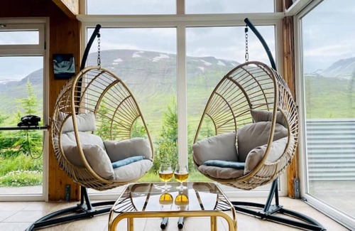 Olafsfjordur Cabaña | Deluxe Mountain Cottage, indoor hot tub