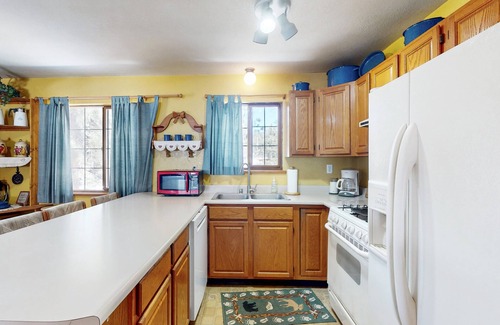 Westcliffe Casa | Deluxe mountain cabin with scenic views, woodstove, W/D, & grill - dog friendly