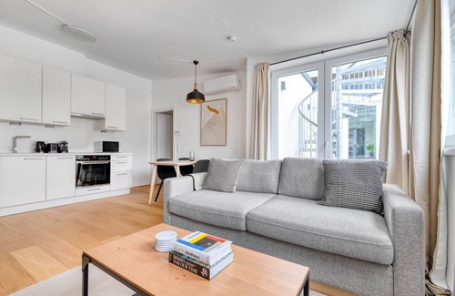 Schottenfeld Apartamento | Deluxe Neubau 2BR w/ Terrace & Elevator, nr restaurants, by Blueground