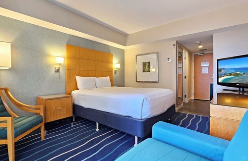 Ala Moana Hotel | Deluxe Ocean View hotel room