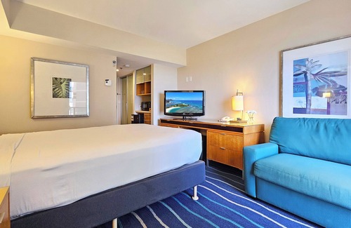 Ala Moana Hotel | Deluxe Ocean View hotel room