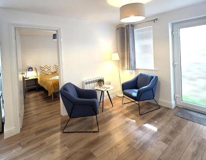 Ely Apartamento | Deluxe One Bed Flat at Dawe Luxury Suites - An Entire Apartment near Ely Cathedral & Train Station - Ideal Gateway to Explore Ely, Cambridge, Norfolk & London - Sleeps up to 4