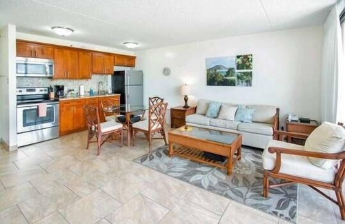 Waikiki Condominio | Deluxe Panoramic Mountain View Condo - 37th Floor, Free parking & Wifi by Koko Resort Vacation Rentals