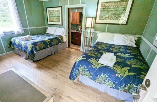 Kapoho Cabina | Deluxe Premium Cabin at Eco Retreat & Farm-Stay