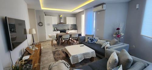 Golem Apartamento | Deluxe Private Apartment next to Grand Blue Fafa resort Golem