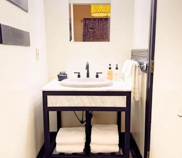 Bisbee Casa | Deluxe Room at The Block