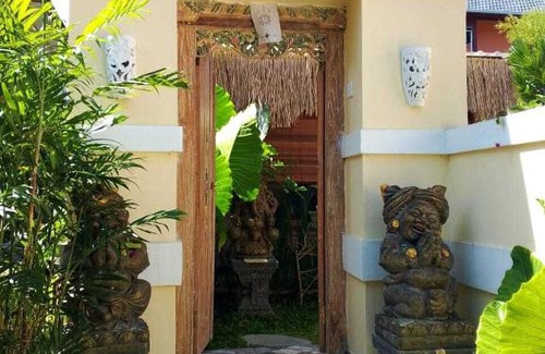 Mambal Casa | Deluxe Room Puri Uma Dewi room only