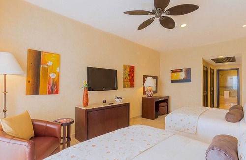 Mismaloya Complejo | Deluxe Room Unparalleled ocean views from suite’s private terraces