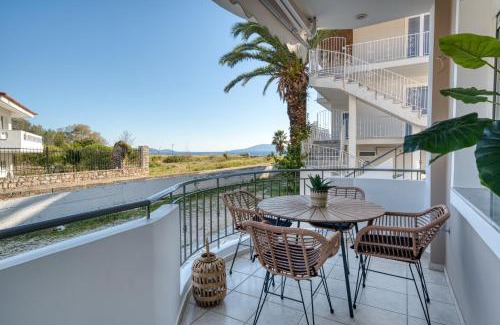 Kandia Apartamento | Deluxe Seaside Condo for 4