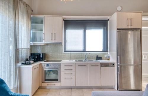 Kandia Casa | Deluxe Seaside Condo for 6