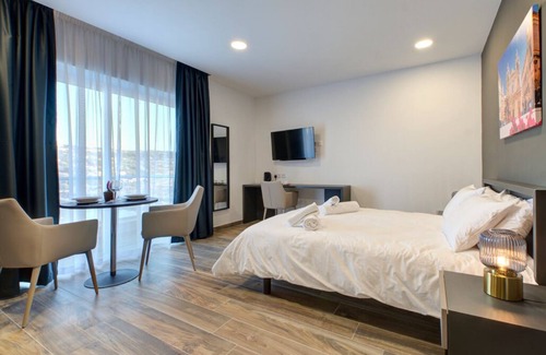 St. Paul's Bay Casa | Deluxe Seaview Studio