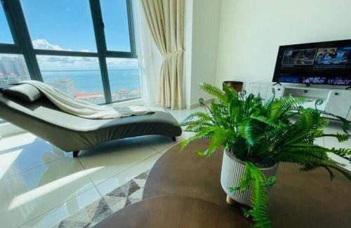 Seri Tanjung Pinang Apartamento | Deluxe Seaview Suite Tripe Bed with bath tub 25
