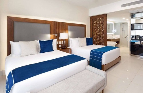 El Rosarito Complejo | Deluxe Studio @ 5 star resort on one of the most exclusive beaches in Los Cabos.