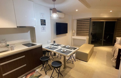 Maribago Apartamento | Deluxe-Studio Tambuli Beach Ocean View Fast WIFI