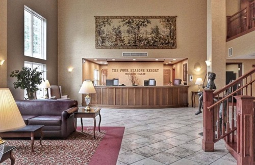 Pembine Apartamento | Deluxe Suite | King Bed | Onsite Golf Course, Pool