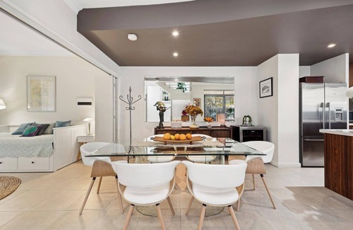 West Leederville Casa | Deluxe townhouse living in West Leederville close to Perth, trains, beaches