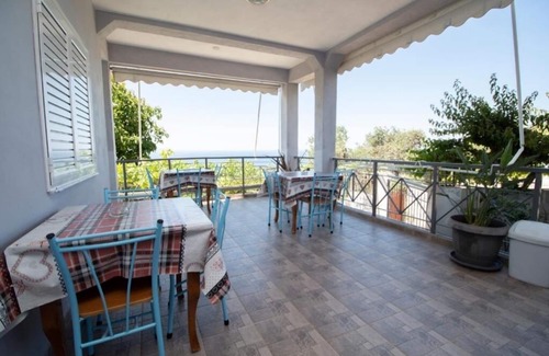 Dhermi Condominio | Deluxe Triple Room – Cozy & Quiet Stay Near Dhermi Beach | Free Parking Included