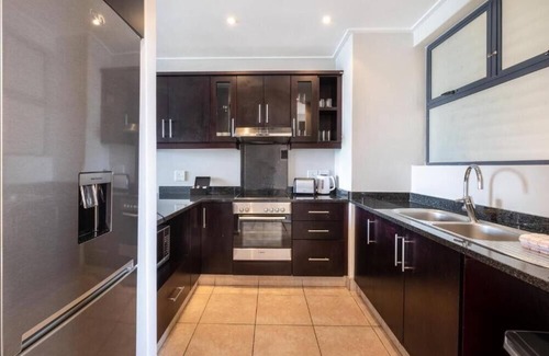 Durban Apartamento | Deluxe Two-Bedroom Apartment with Seaview Balcony