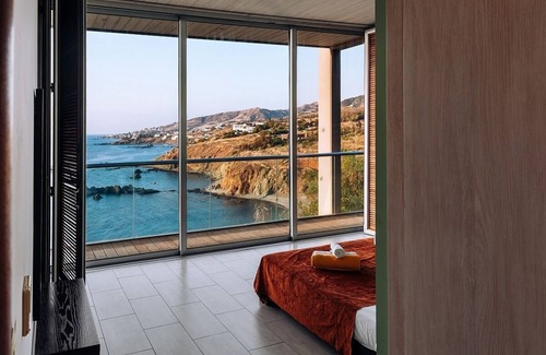 Latchi Villa | Villa moderna de lujo, piscina infinita privada, posición tranquila y majestuosa con espectaculares vistas al mar.