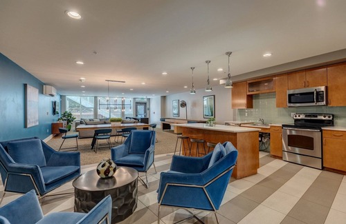 Wallingford Apartamento | Deluxe Wallingford Jr 1BR w/ BBQ, nr Dining & Shopping, by Blueground