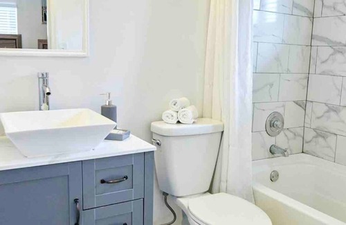 Bahama Reef Casa | Delva’s Place- Gated 2 Bedroom Pet Friendly