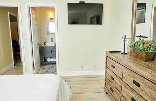 Bahama Reef Casa | Delva’s Place- Gated 2 Bedroom Pet Friendly