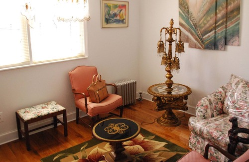 Canarsie Casa | Delz Bed & Breakfast