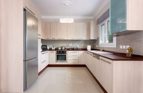 Alonia Apartamento | Demargia Villa A - Apartamento en zona tranquila con piscina comunitaria apta para 6