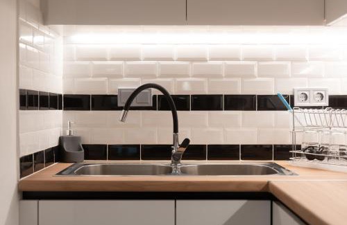 Ilisia Apartamento | Demeter's Loft-Stylish Exclusive Athenian Retreat