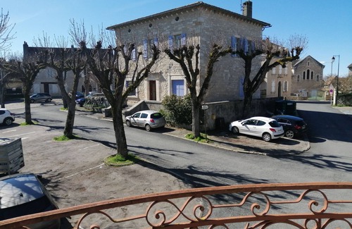 Gramat Casa | Demeure de Caractère Spatieuse Avec Terrasse-patio. Idéale Pour 4 /6 Personnes