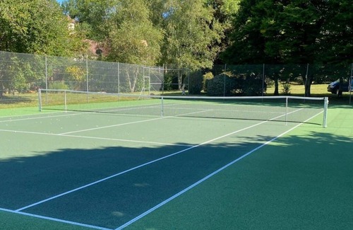 Saint Sozy Casa | Demeure de Charme Dans un Village du Quercy Avec un Parc, Tennis et Piscine
