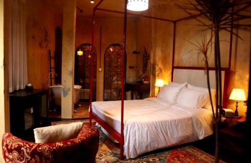 Van Mieu Hotel | DEMO Inn & Ine - Poetic Studio Stay