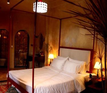 Van Mieu Hotel | DEMO Inn & Ine - Poetic Studio Stay