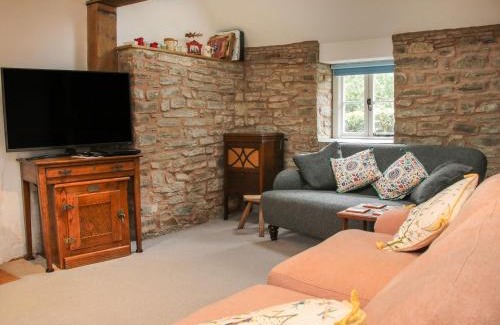 Aymestrey Casa | Denbigh Hall