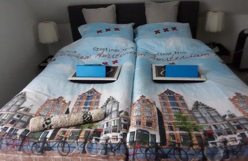 Amsterdam North Casa | Dendolili room