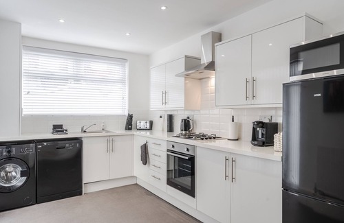 Anfield Casa | DENEBANK LODGE - Strictly NO Parties