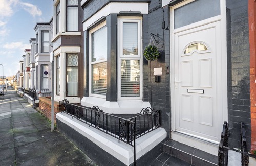 Anfield Casa | DENEBANK LODGE - Strictly NO Parties