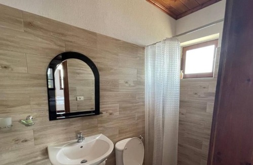 Gjirokaster Casa | Denis - Private Rooms Guesthouse Gjirokastra