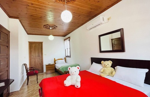 Gjirokaster Casa | Denis - Private Rooms Guesthouse Gjirokastra