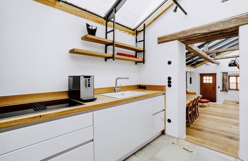 Riedenburg Apartamento | Denkmalgeschütztes Chalet mit Drei Schlafzimmern