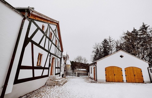 Riedenburg Apartamento | Denkmalgeschütztes Chalet mit Drei Schlafzimmern