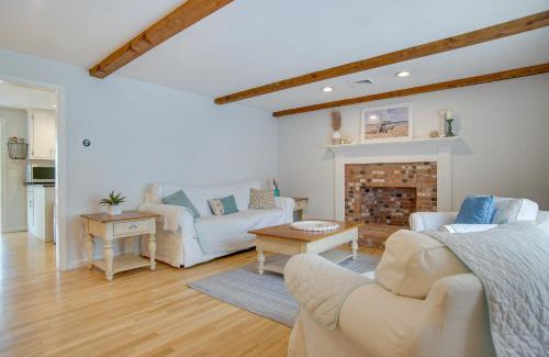 South Dennis Casa | Dennis Retreat 4 Mi to Mayflower Beach!