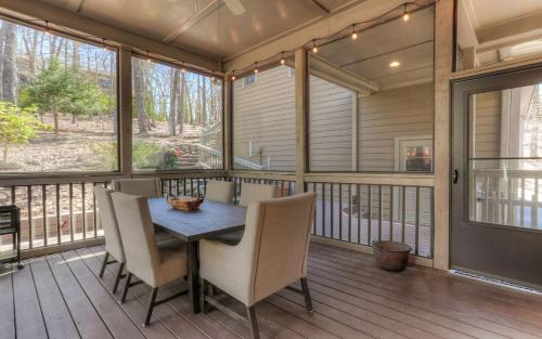 Big Canoe Casa | Dennys Caribou Lodge -Dog Friendly Stone Fireplace King Suites