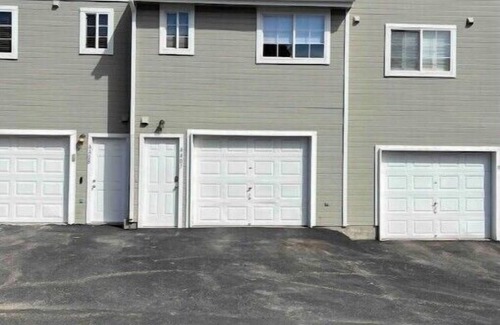 Welby Apartamento | Denver Paradise with attached Garage!