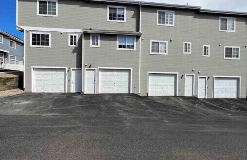 Welby Apartamento | Denver Paradise with attached Garage!
