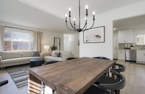 Northwest Arvada Casa | DenverStays: 5BR Stylish and Modern Home w/Garage, great for pets and families!