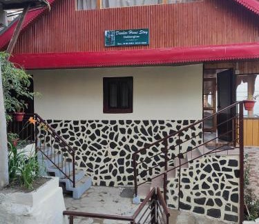 Shimla Casa | Deodar Homestay Dakbangla-kufri