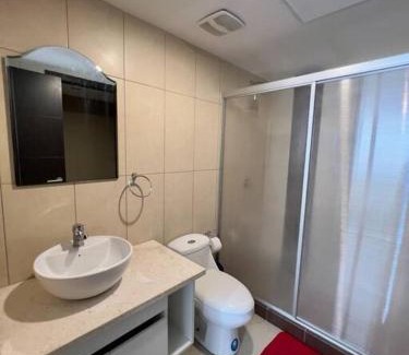 Puerto Santa Ana Apartamento | Depa en piso alto! Vista al rio y parqueo