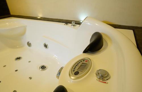 Cuenca Apartamento | Depar de lujo duplex familiar con Jaccuzi