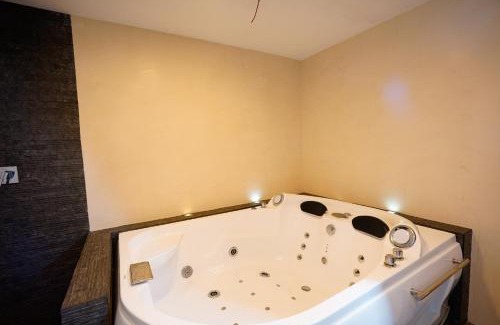 Cuenca Apartamento | Depar de lujo duplex familiar con Jaccuzi